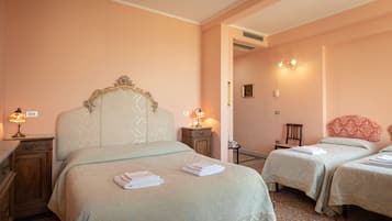 Classic Quadruple Room | Hypo-allergenic bedding, individually decorated, individually furnished