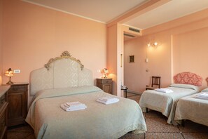 Classic Quadruple Room | Hypo-allergenic bedding, individually decorated, individually furnished