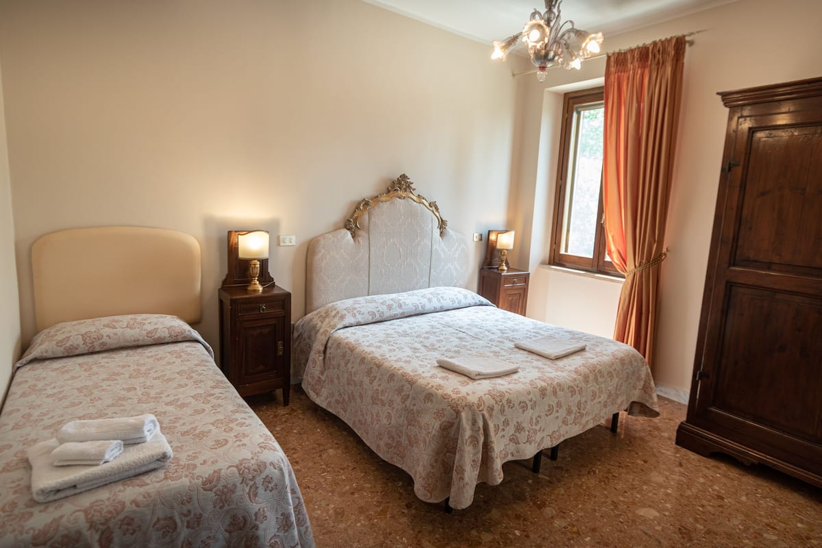 Quarto triplo clássico | Roupas de cama antialérgicas, individualmente decorados