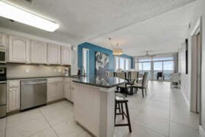 Condo, 3 Bedrooms