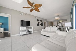 Condo, 3 Bedrooms | Living room