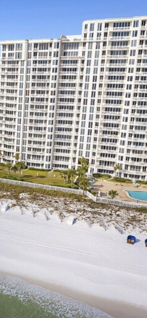 Condo, 2 phòng ngủ | Ngoại thất