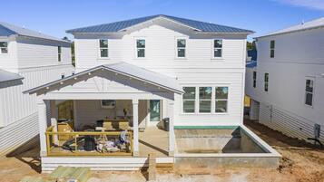 House, 6 Bedrooms | Exterior