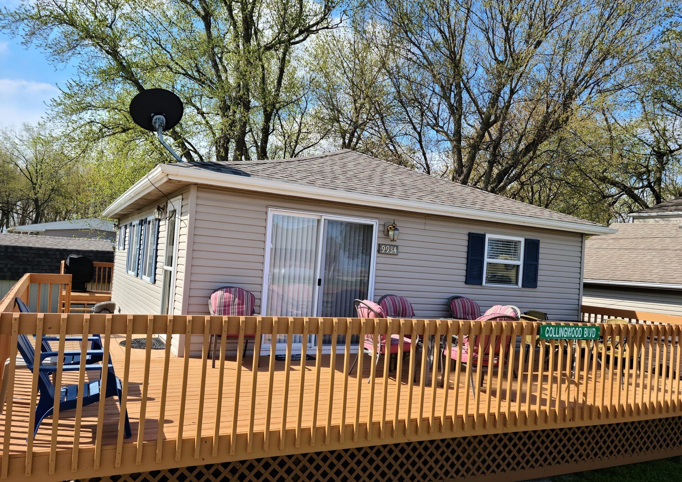 Escape to the lake - cozy 2 BR cottage