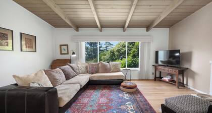 Beautiful, relaxing home with natural light & beautiful views of San Francisco.