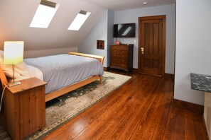 1 habitación, escritorio, tabla de planchar con plancha y wifi gratis