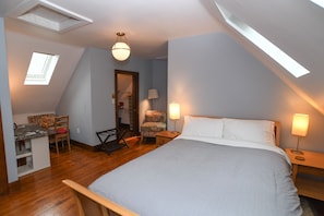 1 habitación, escritorio, tabla de planchar con plancha y wifi gratis