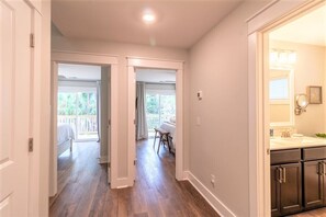 5 bedrooms, iron/ironing board, travel crib, free WiFi - 5 Bedroom Home w/ Private Pool & 6Seater Golf Cart (Hilton Head)