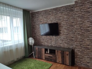Interior - Chic 2-room apartment between train station and city center (Graz)