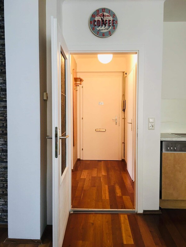 Interior - Chic 2-room apartment between train station and city center (Graz)