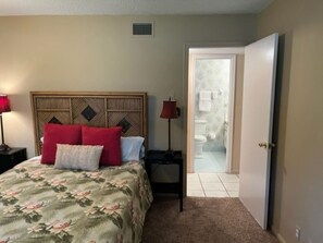 2 slaapkamers, een strijkplank/strijkijzer, gratis wifi, beddengoed