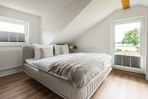 2 Schlafzimmer, Zimmersafe, Bügeleisen/Bügelbrett, Reisekinderbett