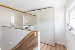 2 Schlafzimmer, Zimmersafe, Bügeleisen/Bügelbrett, Reisekinderbett