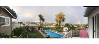 Private Cottage by Mission Bay with Pool, and Spa Massage chair inside!