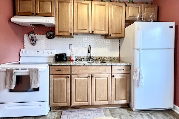 Frigorífic, microones, forn i placa de cuina