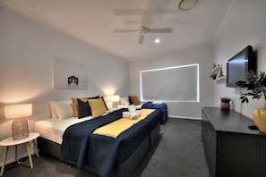5 bedrooms, iron/ironing board, free WiFi, bed sheets