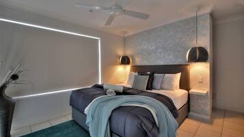 5 bedrooms, iron/ironing board, free WiFi, bed sheets