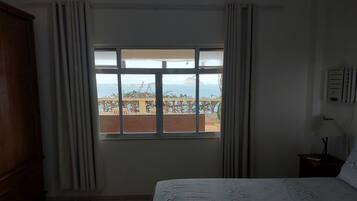 5 bedrooms, iron/ironing board, free WiFi, bed sheets