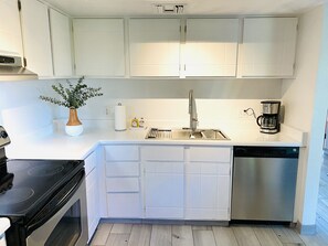 Fridge, microwave, oven, stovetop - Boho Arcadia Gem (Phoenix)