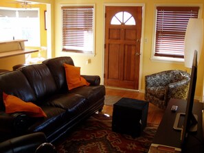 Una Smart TV, un reproductor estéreo