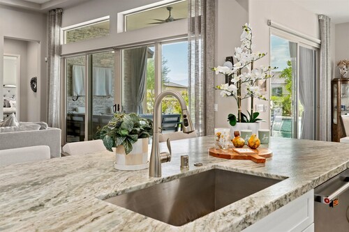 New Del Webb Rancho Mirage Luxury 3 bedroom home - Breathtaking Mountain Views