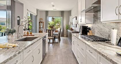 New Del Webb Rancho Mirage Luxury 3 bedroom home - Breathtaking Mountain Views