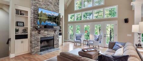 Televisión, chimenea