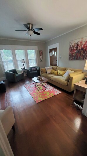 Smart TV, stereo - Home is where the heart is! (Charlotte)