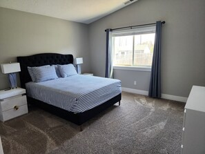 Room - South Salem - Close to I-5 and Costco, easy Shop and Eat (Salem)