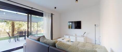 Apartment | Living room | Fireplace