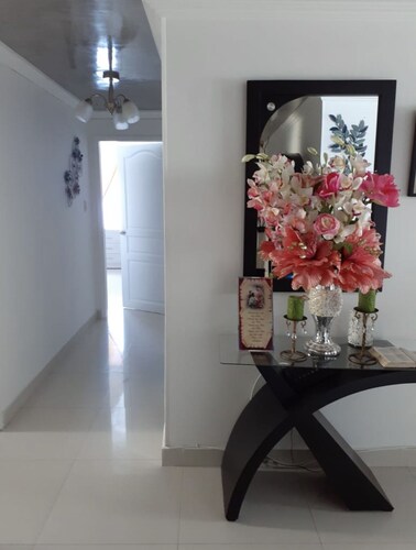 Remodeled Gorgeous Apartment on Beach