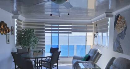 Remodeled Gorgeous Apartment on Beach