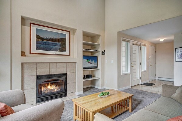 TV, fireplace, DVD player, stereo