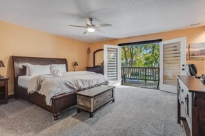 4 bedrooms, desk, iron/ironing board, WiFi