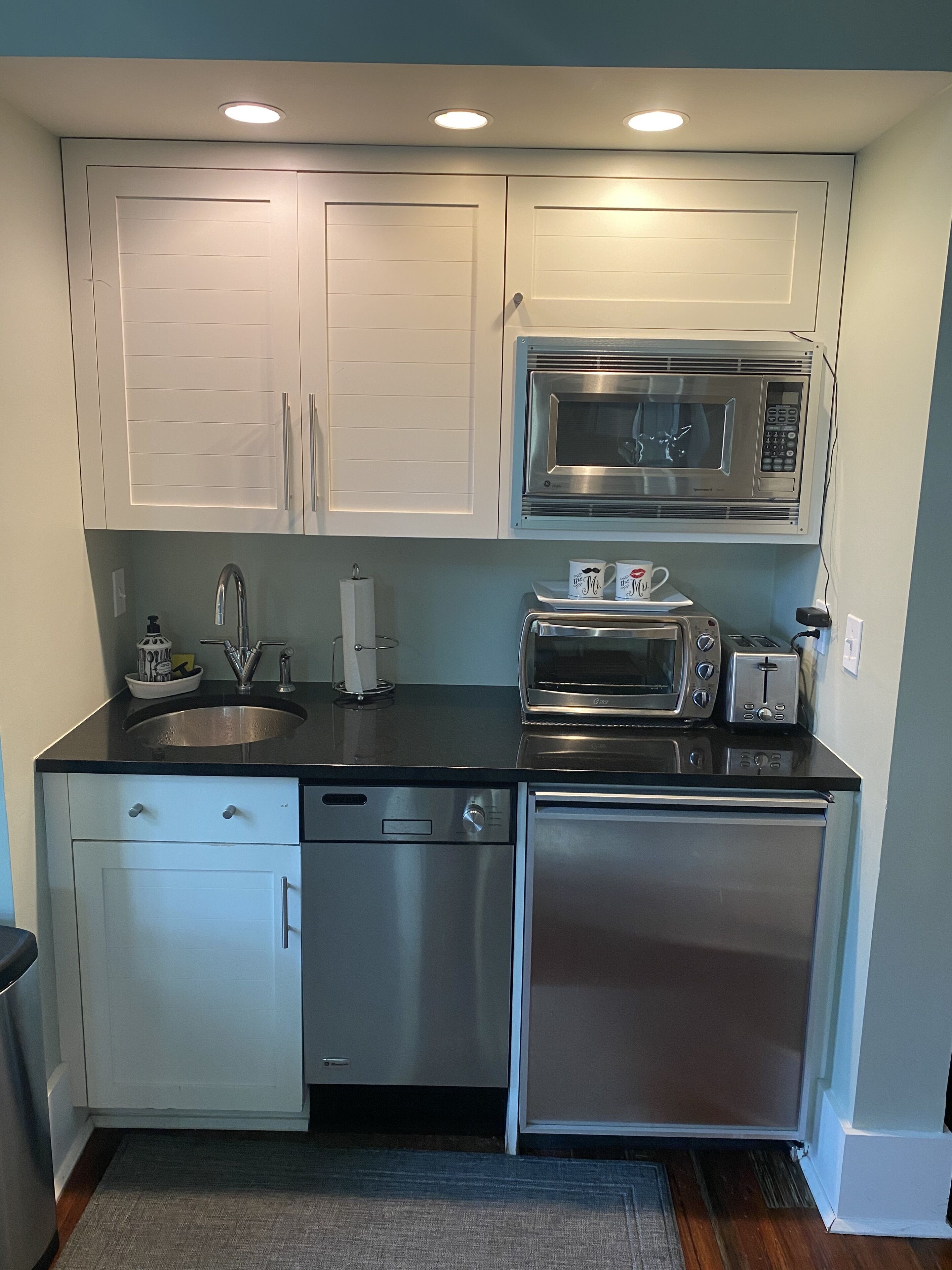 Réfrigérateur, micro-ondes, four, lave-vaisselle