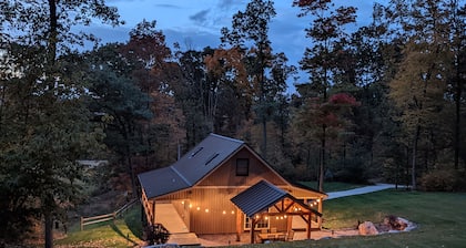 Vista Getaway - Secluded country cabin, with wrap around porch and patio
