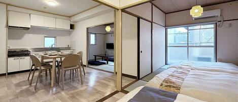 3 bedrooms, iron/ironing board, WiFi, bed sheets