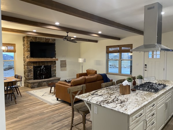 Interior - Brand New Modern Contemporary Farmhouse (Teasdale)
