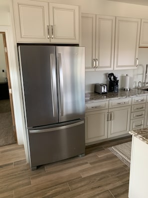 Interior - Brand New Modern Contemporary Farmhouse (Teasdale)