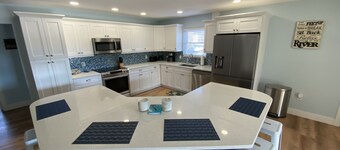 Beautiful Home Located DIRECTLY ON RIVER!!!