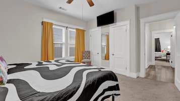 4 bedrooms, desk, iron/ironing board, travel cot