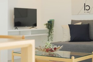 TV, offices - b hotel 1001 Boulevard View Executive Penthouse (Hiroshima City)