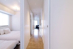 1 slaapkamer, een strijkplank/strijkijzer, wifi, beddengoed