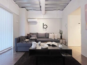 TV, offices - b hotel komachi Breakfast Included - Central Stay (Hiroshima City)