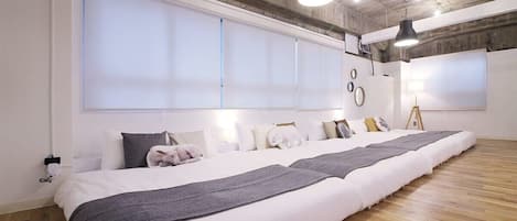 Ferros/tábuas de passar roupa, Wi-Fi, roupa de cama