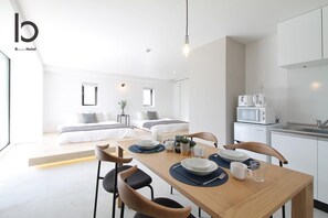 مكواة/لوح كي وواي فاي وملاءات أسرّة