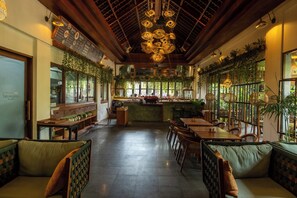 Breakfast, lunch, dinner and brunch served - Adiwana Suweta (Ubud)