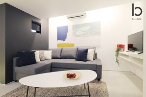 TV, offices - b hotel 302 Central Inner-Side Comfort Studio (Hiroshima City)