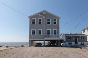 Exterior - New Madison beach house - Ocean front- Great views- booking Summer 2025 (Madison)