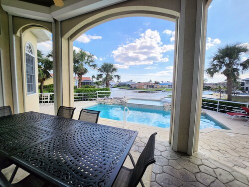 DIRECT SAIL BOATS -GULF Access 5 bedroom 3 bath , Villa stunning View, sleep 11